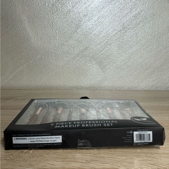 Badgley Mischka 9 Piece Professional MakeupBrush Set - Picture 7 of 10